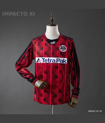Camiseta Eintracht Frankfurt local 1995/96 manga larga · Retro