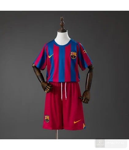 Conjunto infantil Barcelona equipación local 2005/06 · Retro